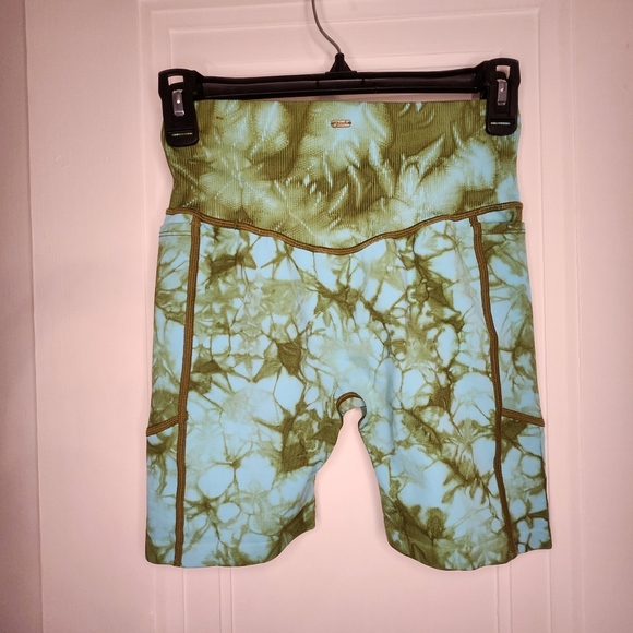 EUC VS PINK ACTIVE BIKE SHORTS - Picture 2 of 6